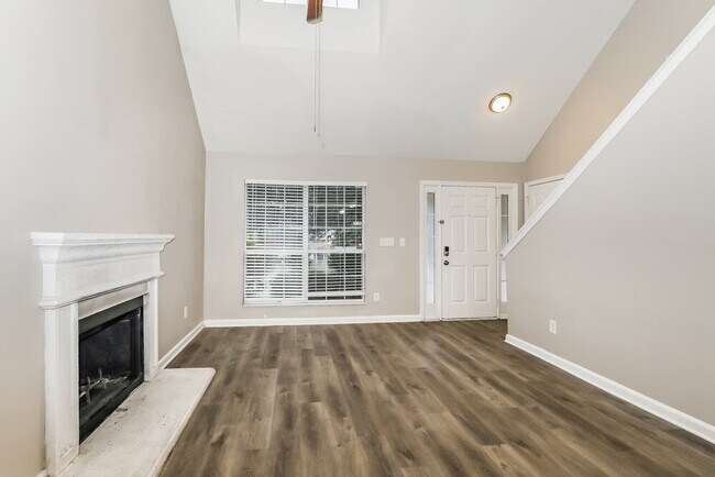 Foto del edificio - 4509 Ravenwood Pl