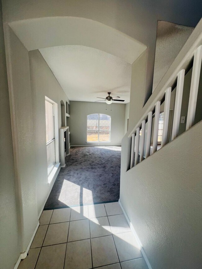 Building Photo - Charming 3 bedroom, 2.5 bath home in Northeast El Paso!