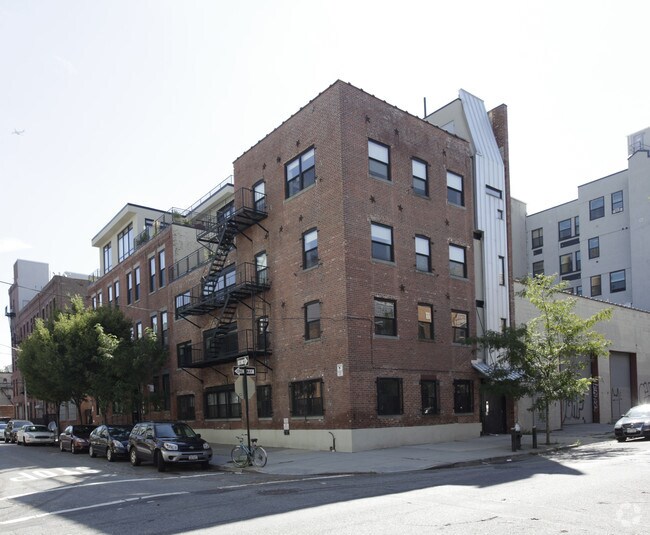 Foto principal - 364 Manhattan Ave