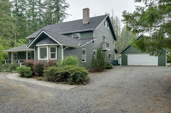 Building Photo - Ravensdale 3 Story, close to Lake Retreat,...