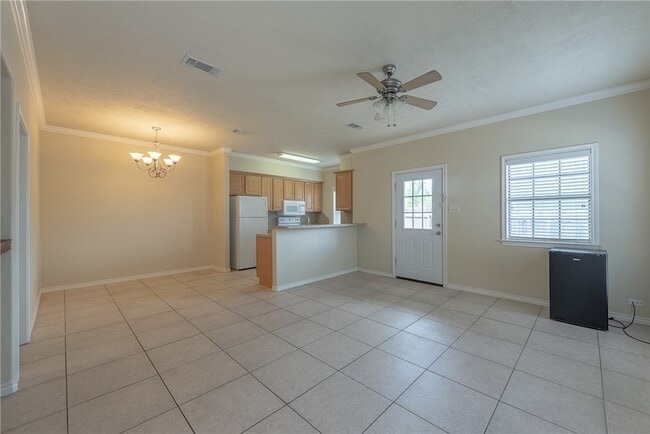 Building Photo - 3858 Oldenburg Ln