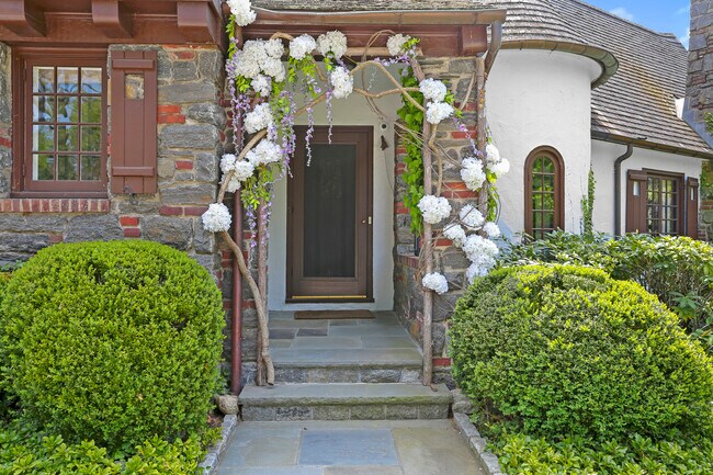 Foto del edificio - 7 Orchard Dr