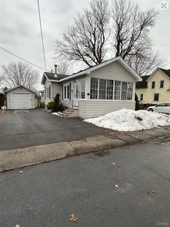 Primary Photo - 113 Potter Ave