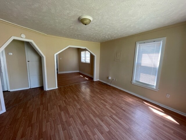 Building Photo - 300 E Highland Dr