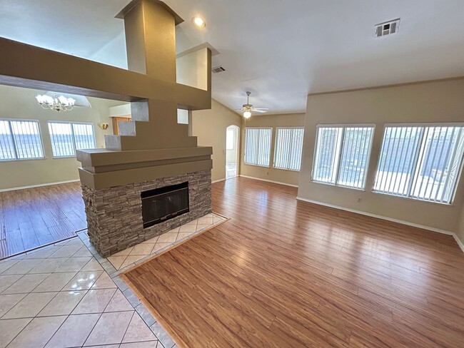 Building Photo - Beautiful Single Story 3Bed/2Bath Residence located in Centennial Hills/Northwest Area