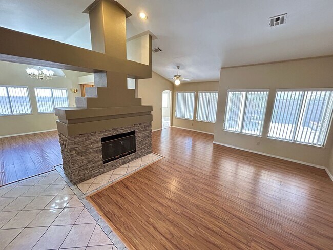 Foto del edificio - Beautiful Single Story 3Bed/2Bath Residence located in Centennial Hills/Northwest Area
