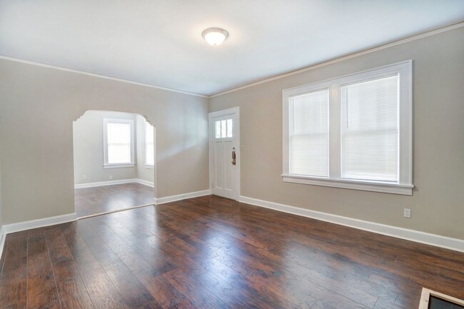 Building Photo - 2108 E 42nd St
