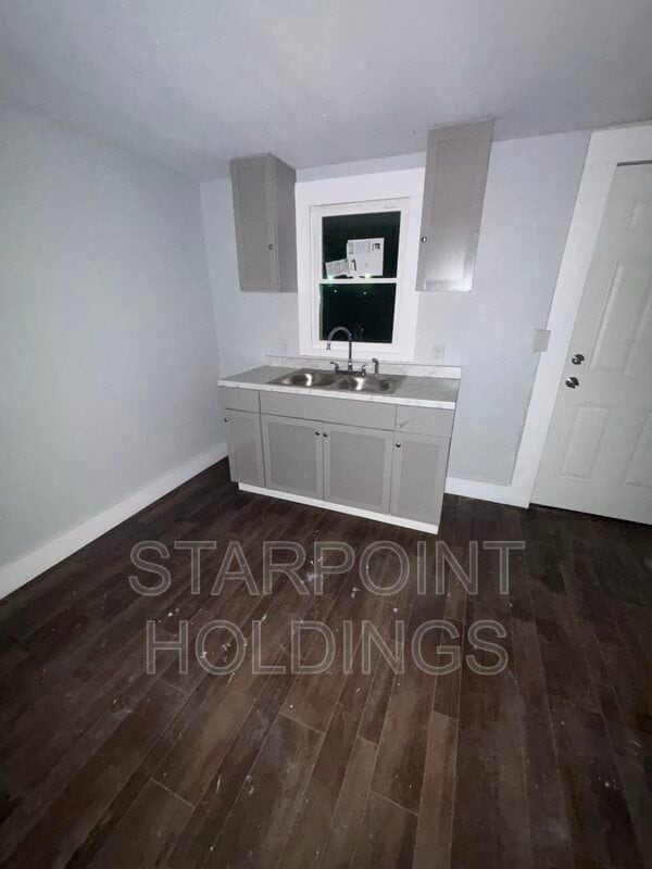 Photo - 1749 Saint Louis Avenue