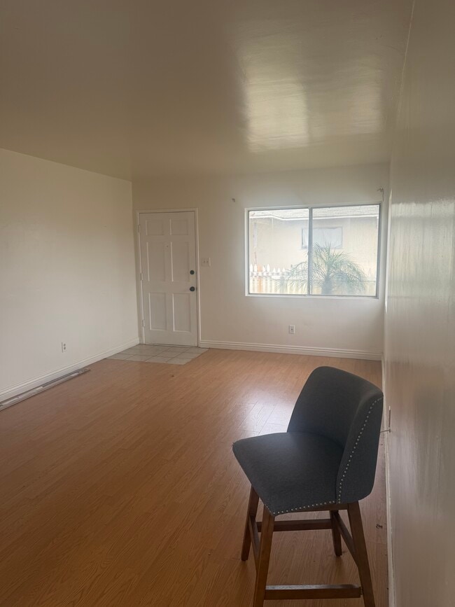 Foto del edificio - 108 N Date Ave