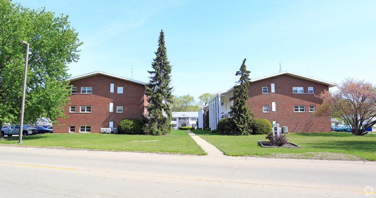 Primary Photo - Northshore Apartments