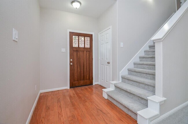 Building Photo - 6614 Autumn Flowers Dr