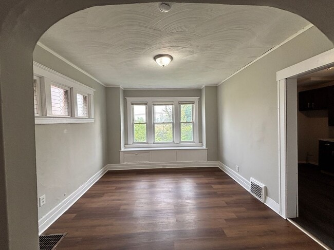 Building Photo - 242 Ferris St