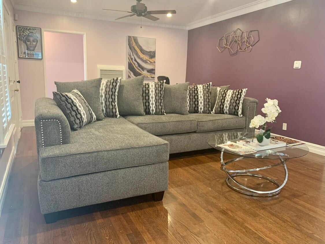 6016 S Fairfax Ave, Los Angeles, CA 90056 Townhome Rentals in Los