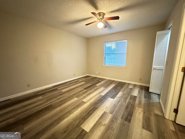 Foto del edificio - 805 Westgate Cir
