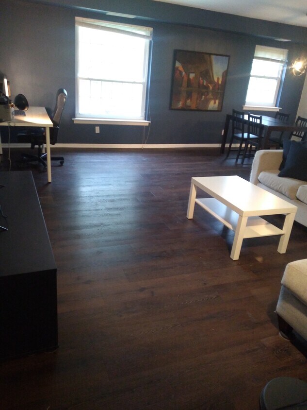 Foto principal - 4000 Gypsy Ln