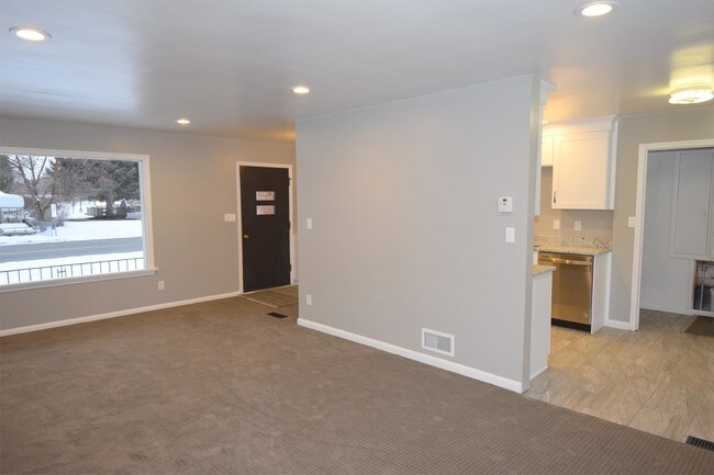Building Photo - 520 S 600 E