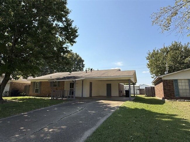 Foto del edificio - Beautiful 3 bedroom 2 bath home for lease ...