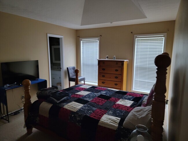Foto del edificio - 3849 Berkshire Dr