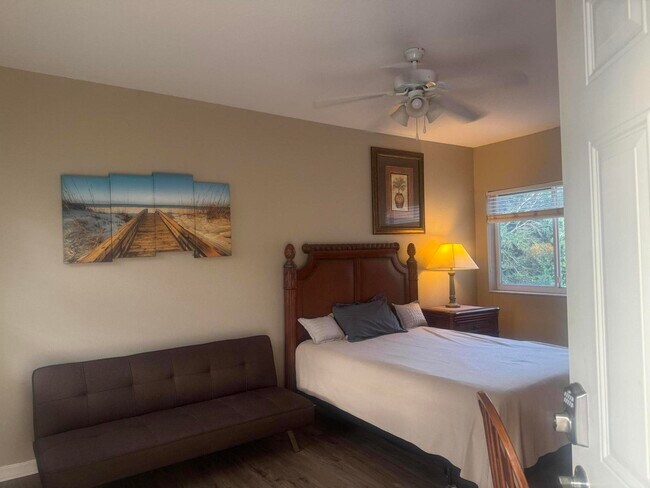 Foto del edificio - 8325 Mulligan Cir