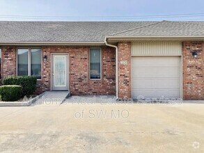Building Photo - 5587 N 17th St