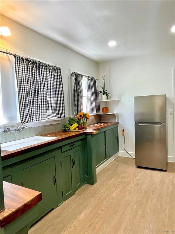 Building Photo - 2122 Navarro Ave