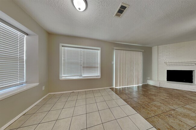 Foto del edificio - 18538 Spinney Ln