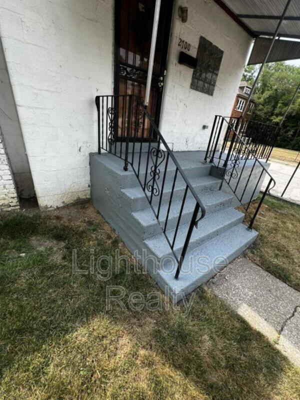 Building Photo - 2700 Jefferson St
