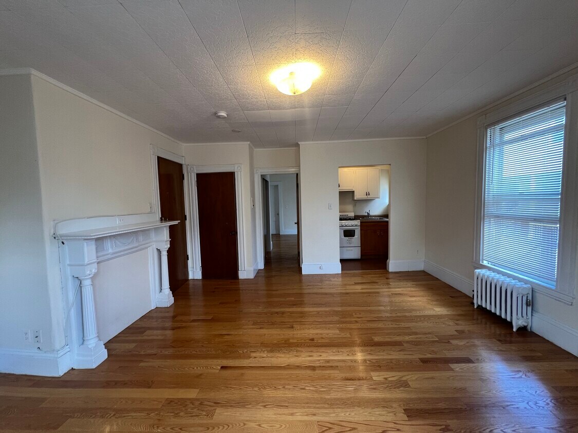 Foto principal - 381 Harvard St