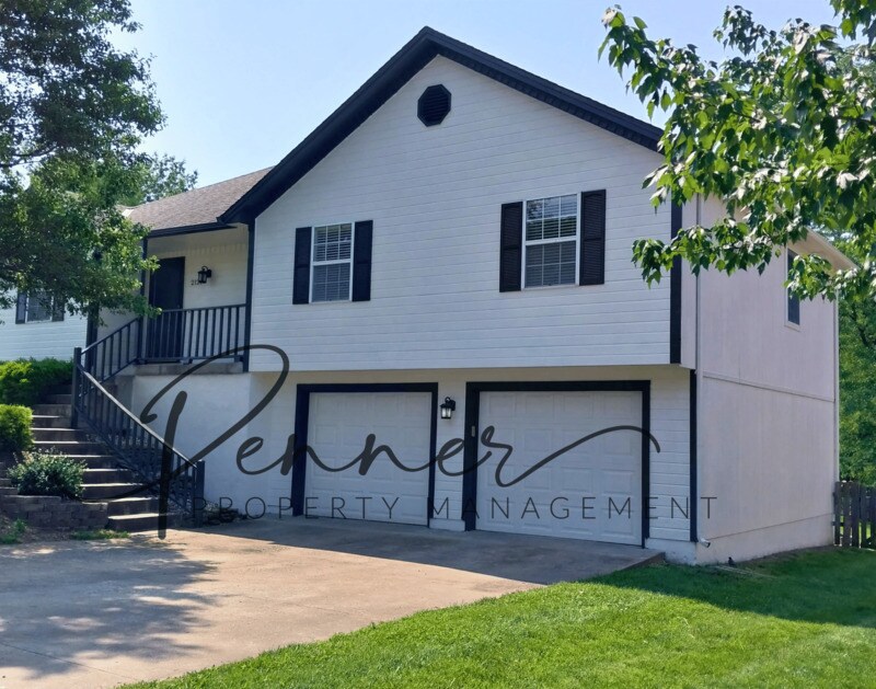 Foto principal - 2121 SW Sterling Dr