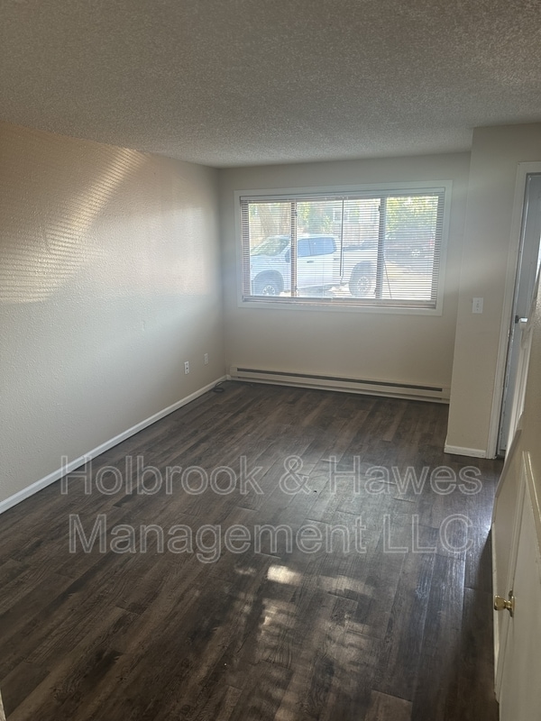 Building Photo - 4885 Basswood Dr