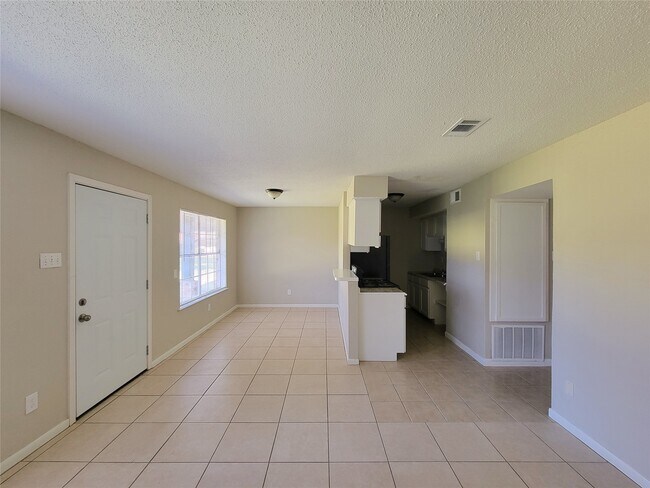 Foto del edificio - 3206 Lobit Dr