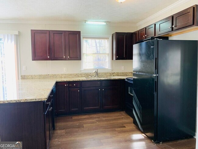 Building Photo - 208 Laurel Ln