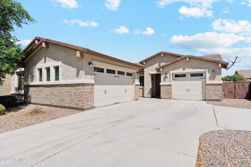 Foto principal - 10630 W Pinchot Ave