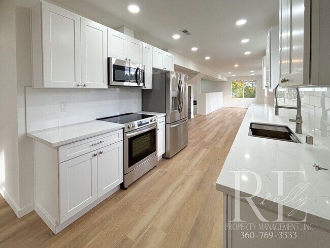 Building Photo - Beautiful 3-Bd Effectively Newly Construct...