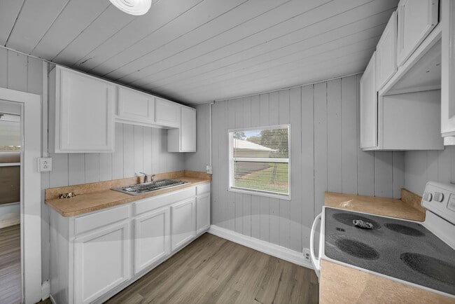 Building Photo - 2950 Packinghouse Rd