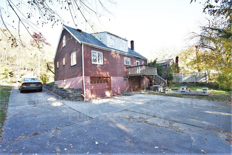 Foto principal - 1952 Ardmore Blvd