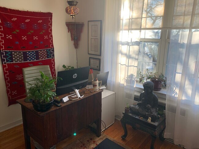 Área de oficina - 8300 Boulevard E