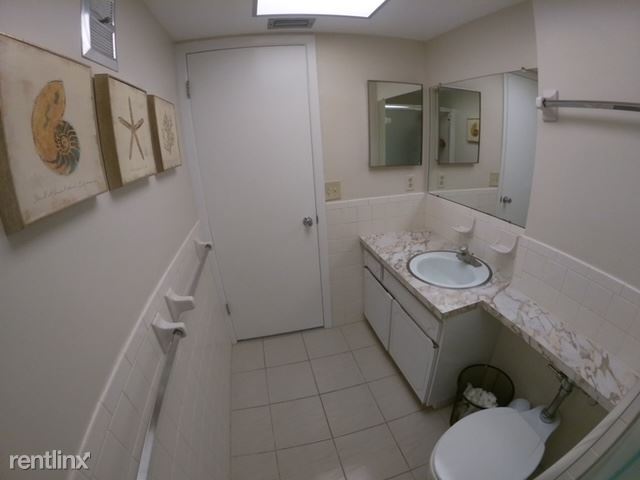Building Photo - 2 br, 2 bath Condo - 6161 GULF WINDS DRIVE