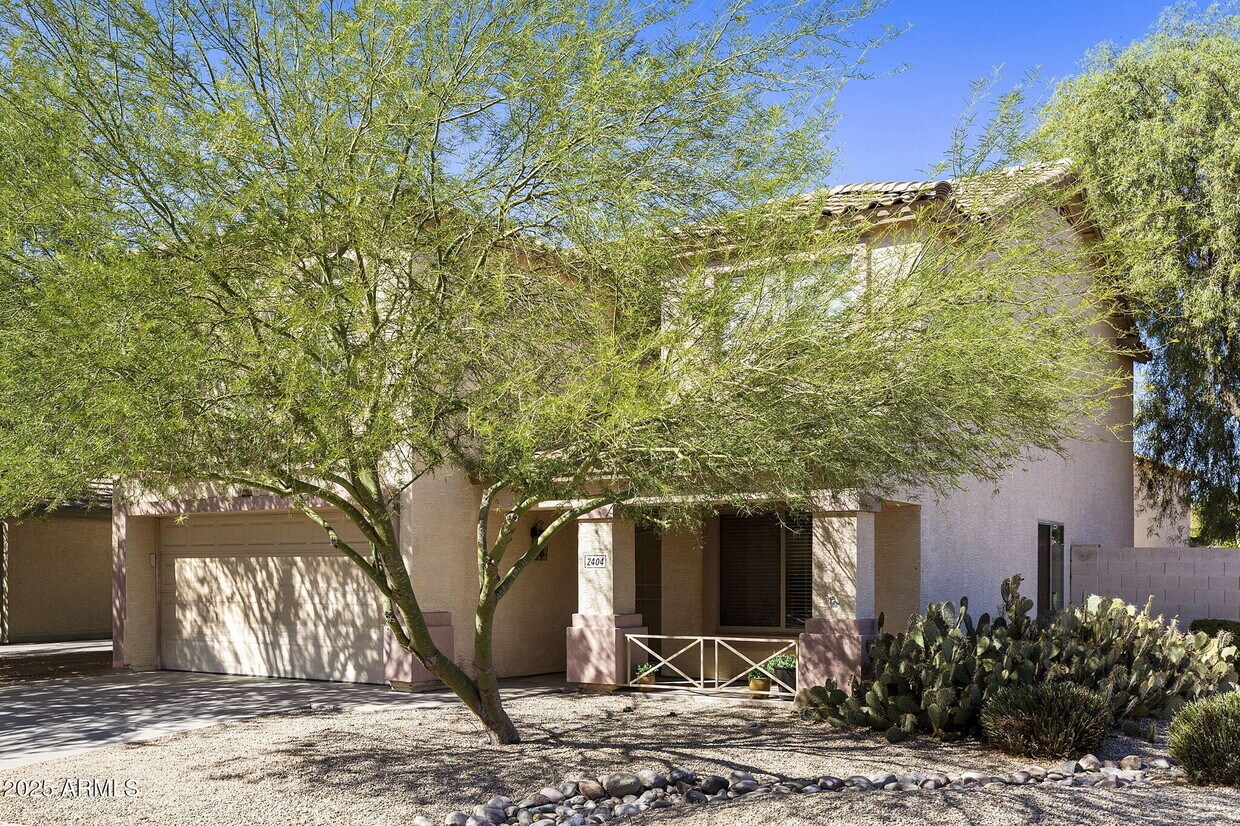 Foto principal - 2404 W Silver Sage Ln