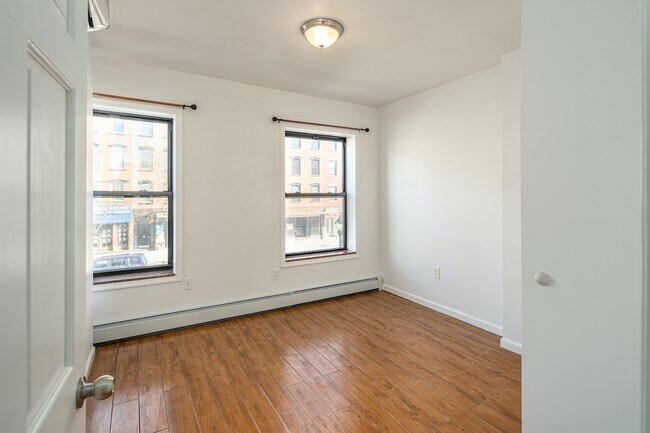 Foto del edificio - 512 Washington St