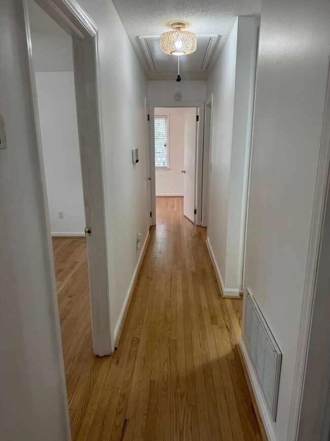 Building Photo - 2522 Stonehenge Dr