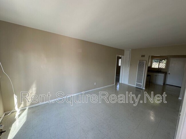 Foto del edificio - 936 W Foothill Blvd