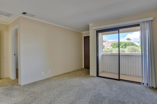 Building Photo - 2820 N Arcadia Ct