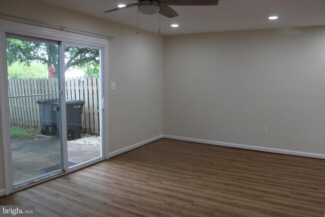 Foto del edificio - 10130 Shiloh Ct