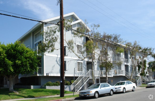 Building Photo - 10425 Tabor St