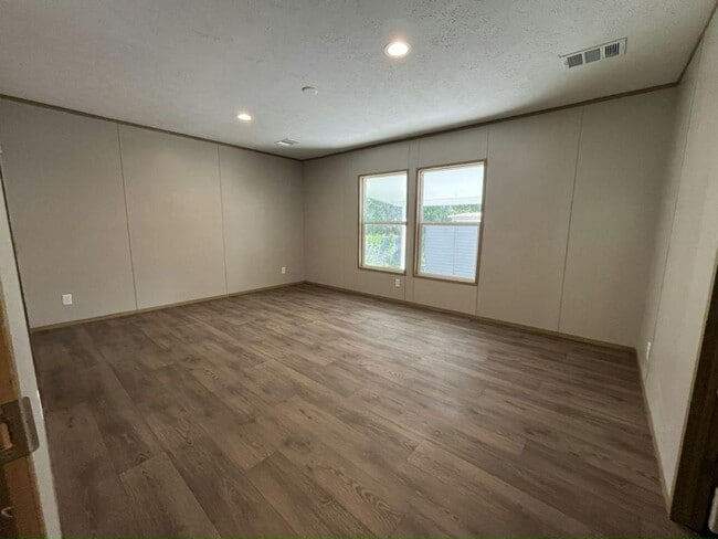 Building Photo - 11 Coach House Ct