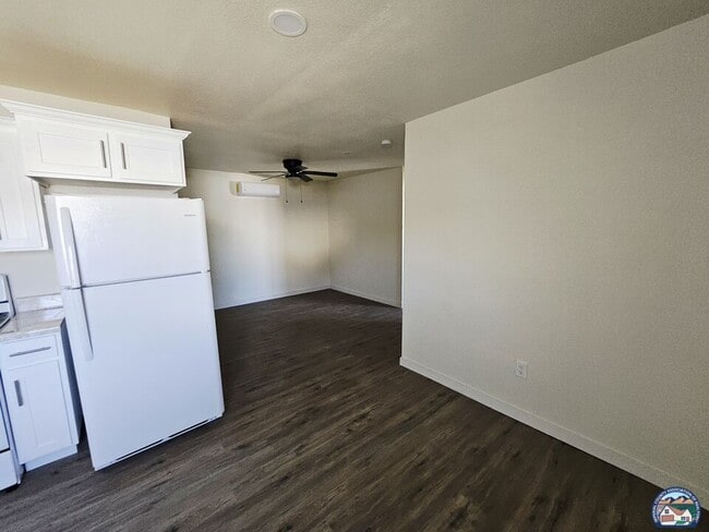 Building Photo - 809 Rose Ave
