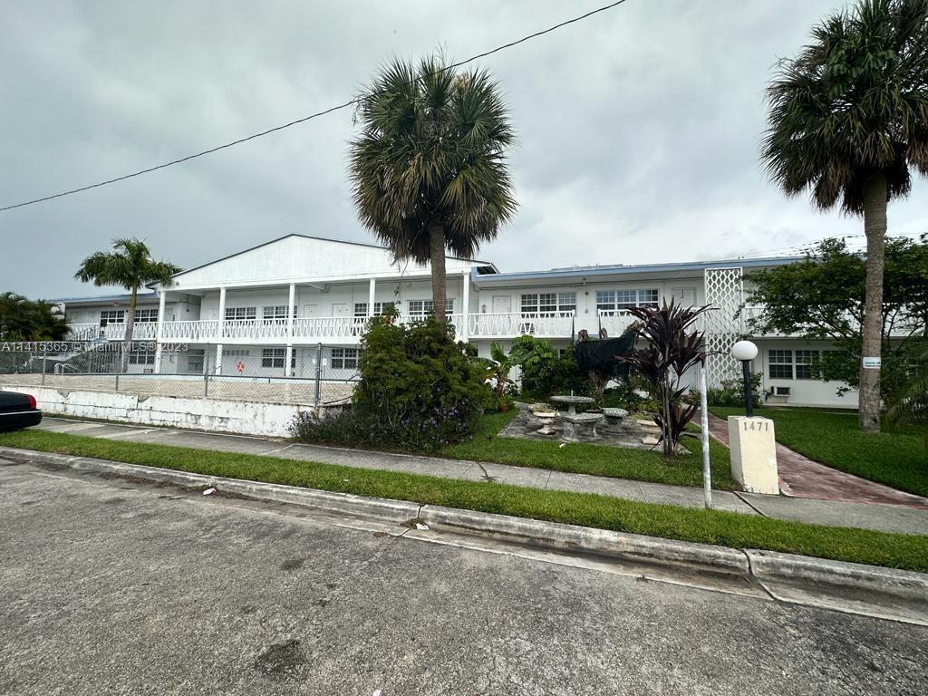 Primary Photo - 1471 NE 170th St