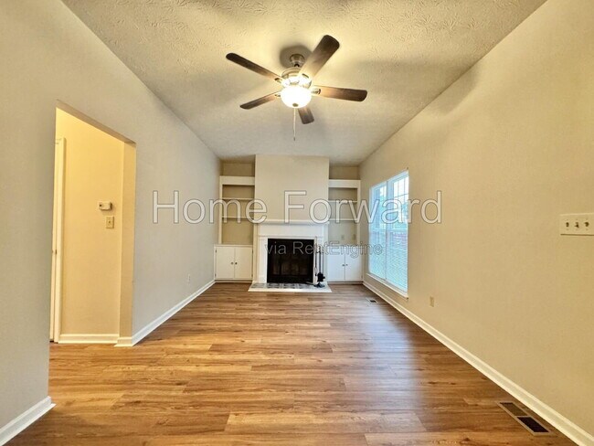 Foto del edificio - 3118 High Ridge Dr