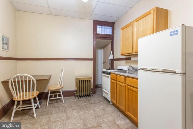 Building Photo - 3321 N Park Ave